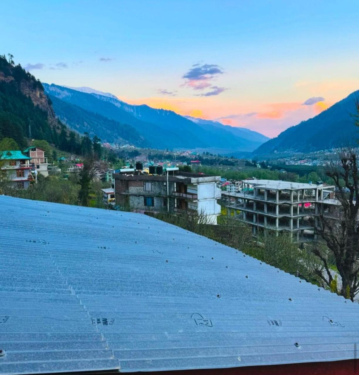 Hotel Himachal Heights Manāli Exteriér fotografie