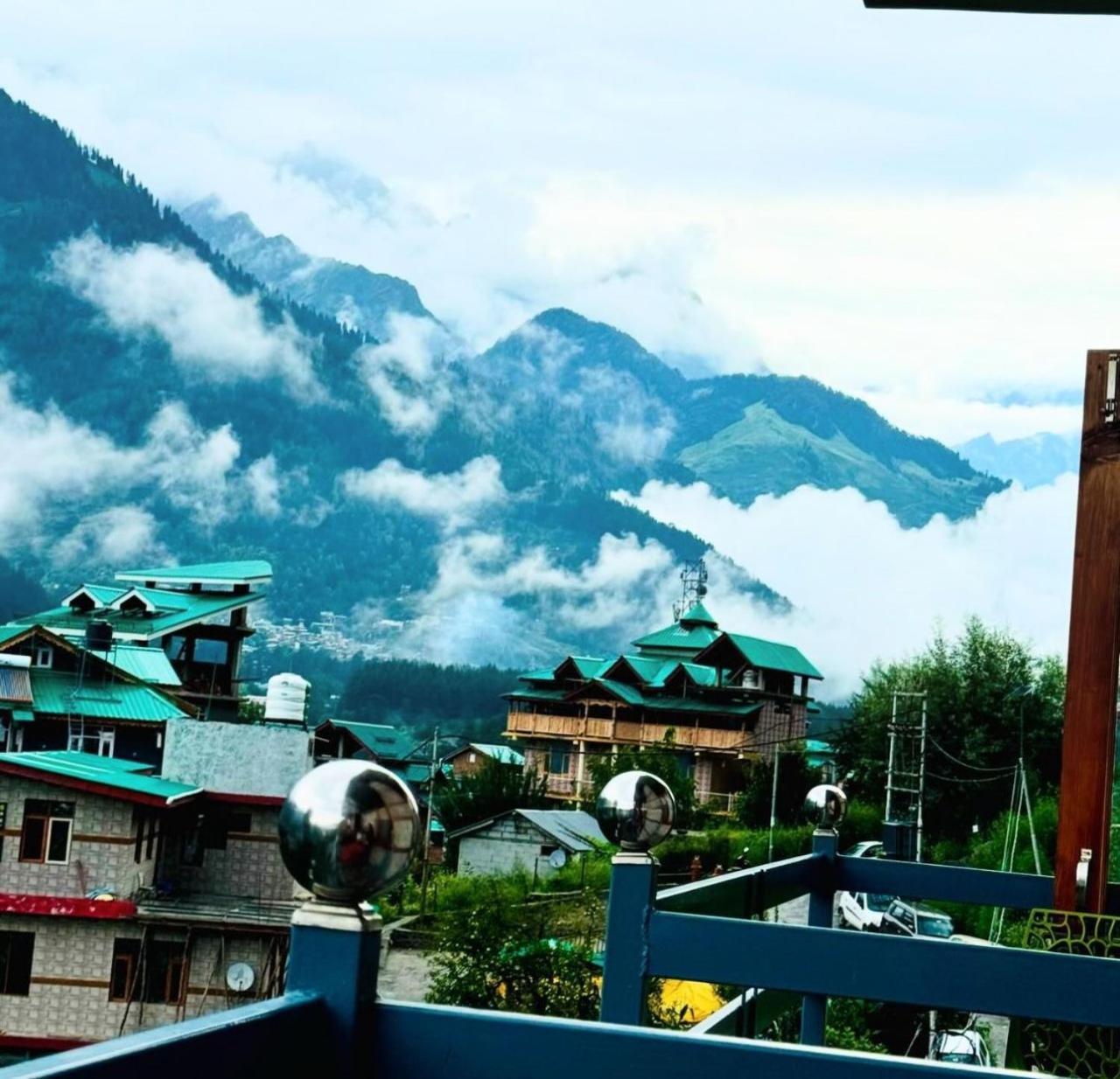 Hotel Himachal Heights Manāli Exteriér fotografie